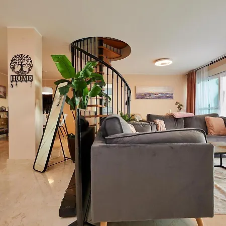 Stylish Golfdel Sur Penthouse Apartment San Miguel de Abona